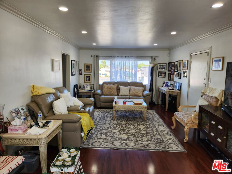 216 S Inglewood Avenue Property Photo 4