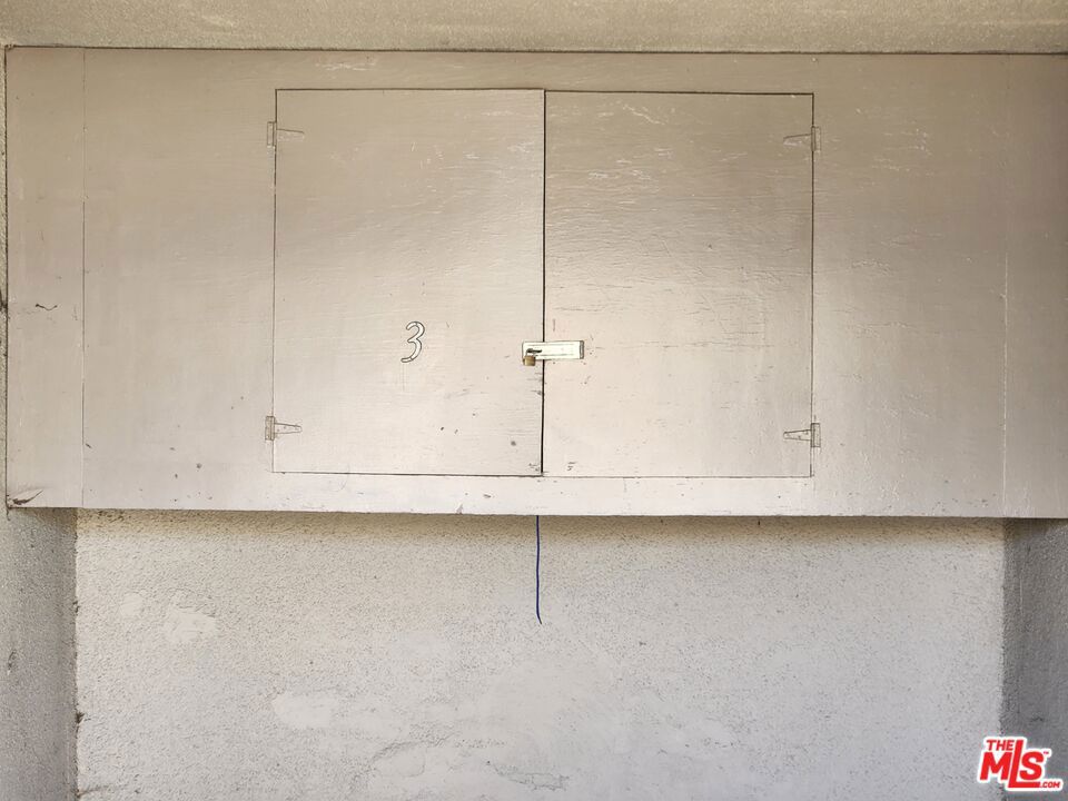 216 S Inglewood Avenue Property Photo 13