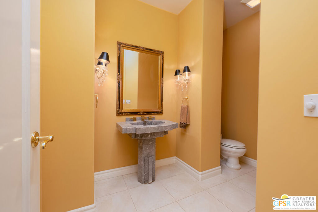 1019 Andreas Palms Drive Property Photo 14