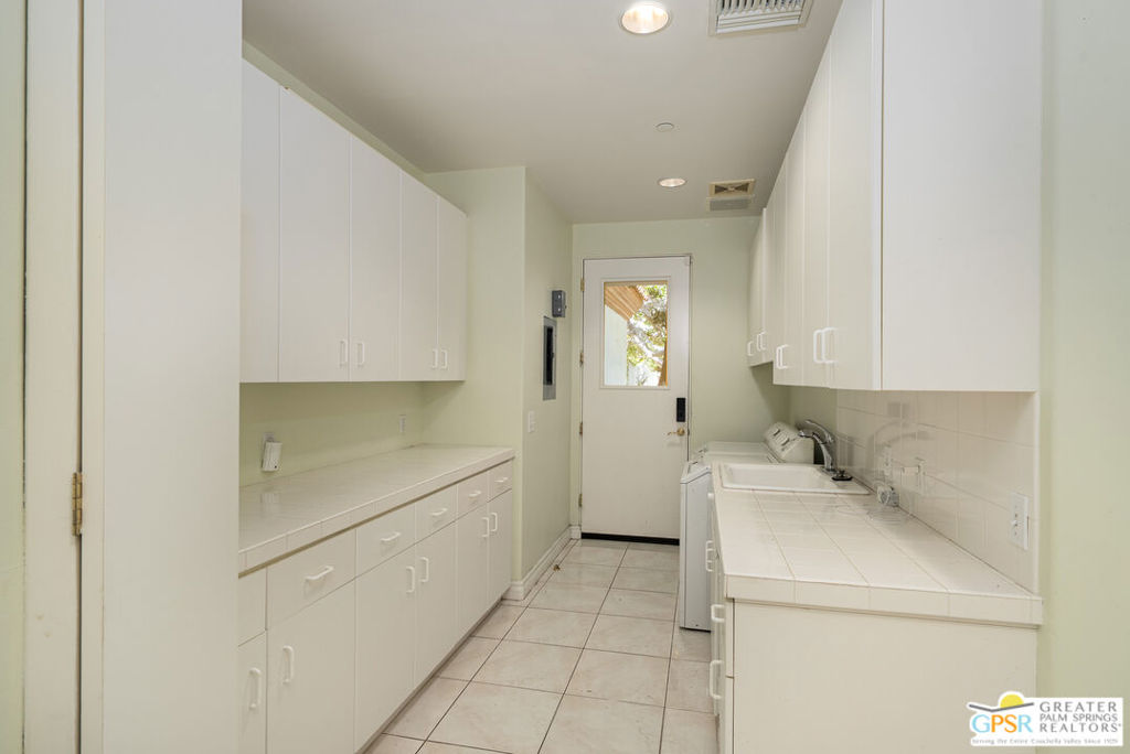 1019 Andreas Palms Drive Property Photo 28