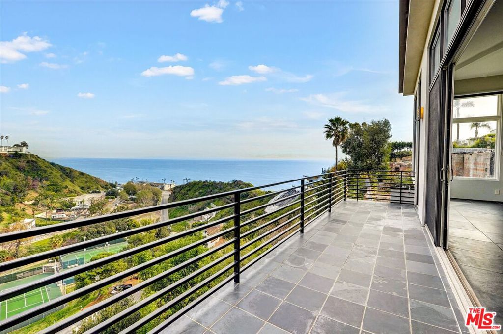 3850 Rambla Orienta Property Photo 1