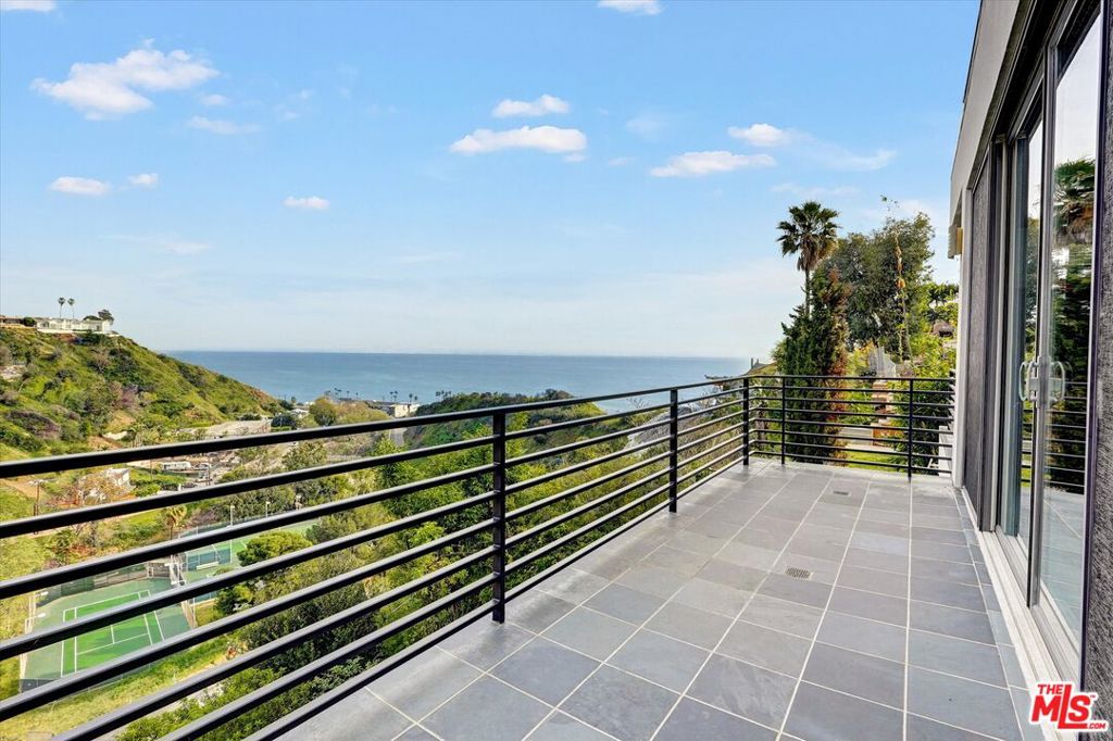 3850 Rambla Orienta Property Photo 3