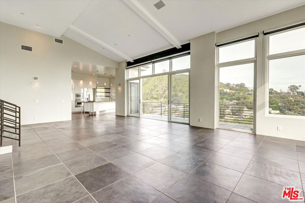 3850 Rambla Orienta Property Photo 11