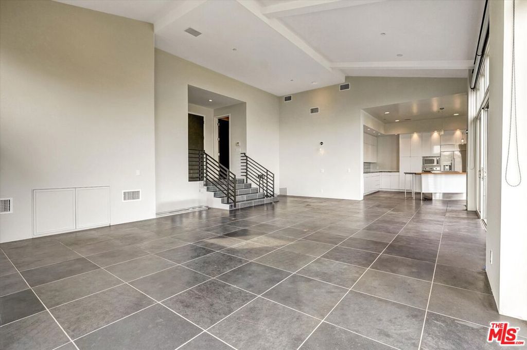 3850 Rambla Orienta Property Photo 12