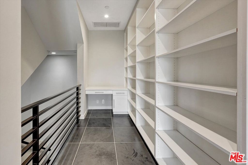 3850 Rambla Orienta Property Photo 20