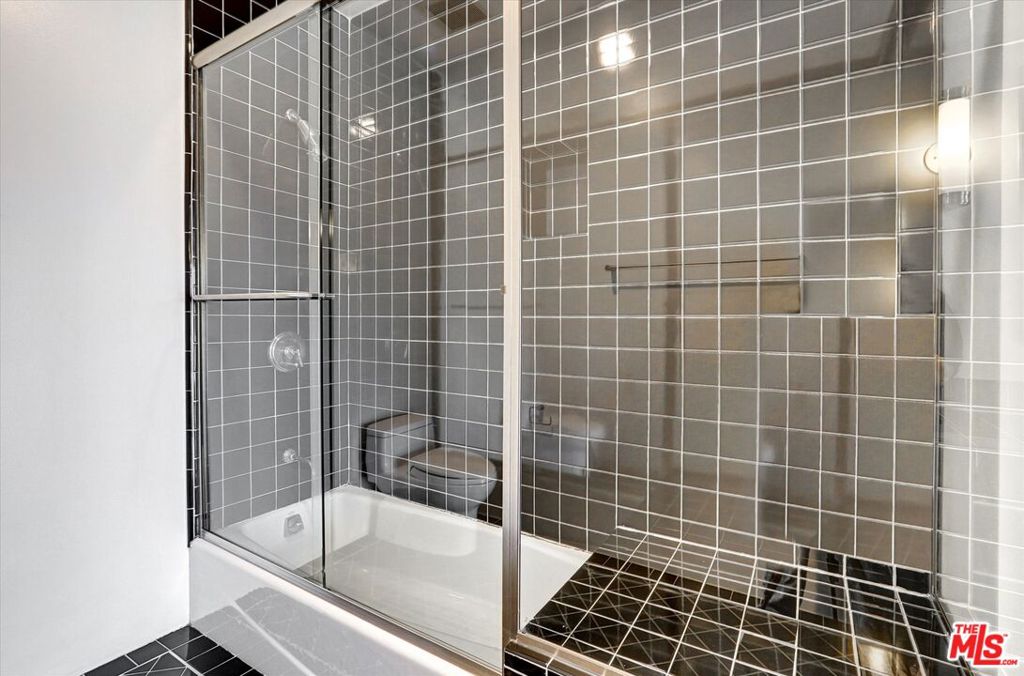 3850 Rambla Orienta Property Photo 27