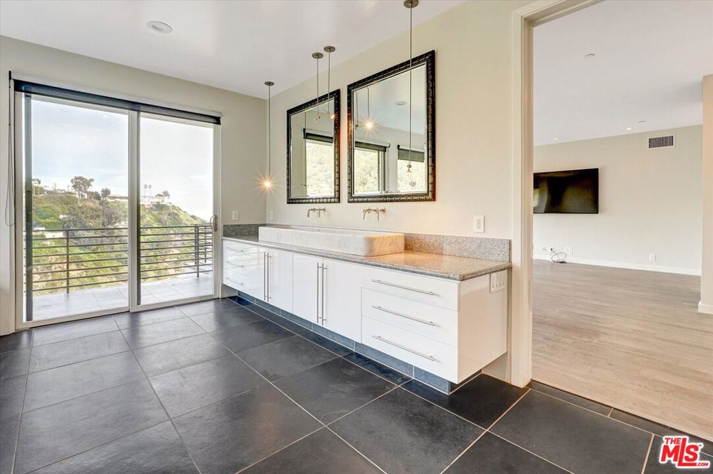 3850 Rambla Orienta Property Photo 33