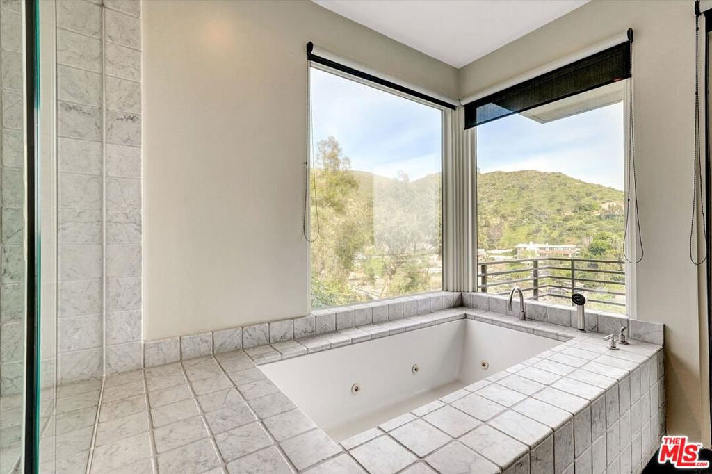 3850 Rambla Orienta Property Photo 34