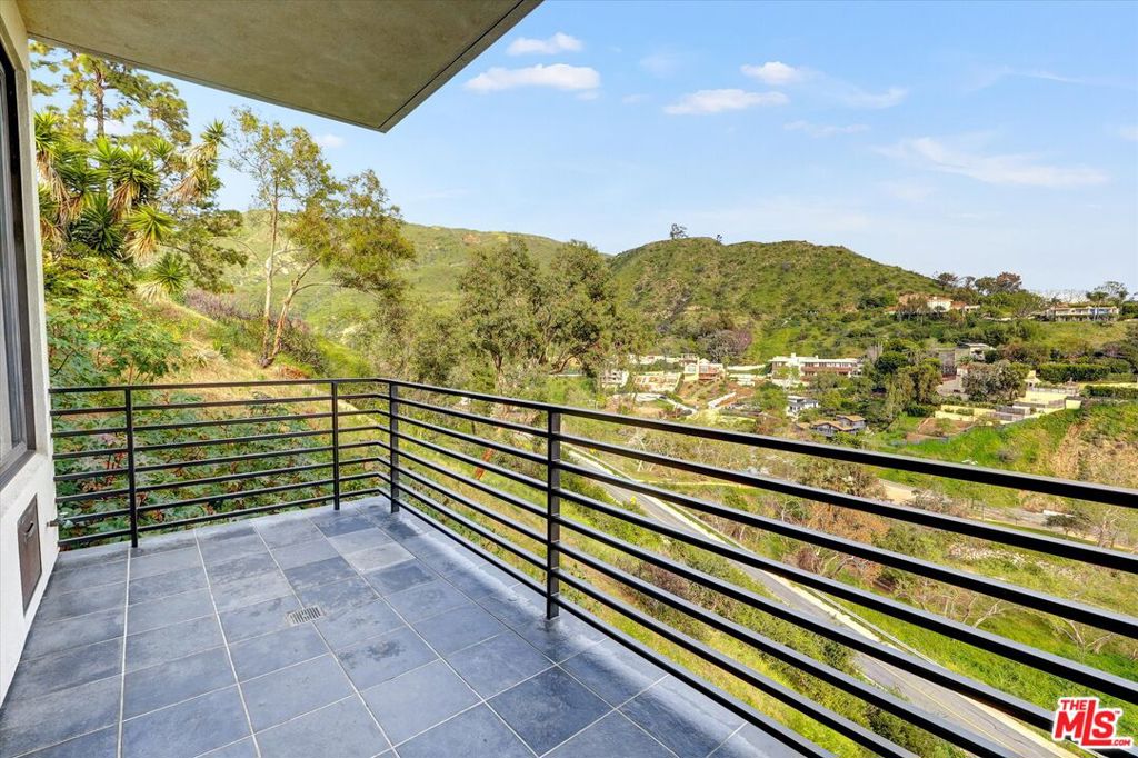 3850 Rambla Orienta Property Photo 40