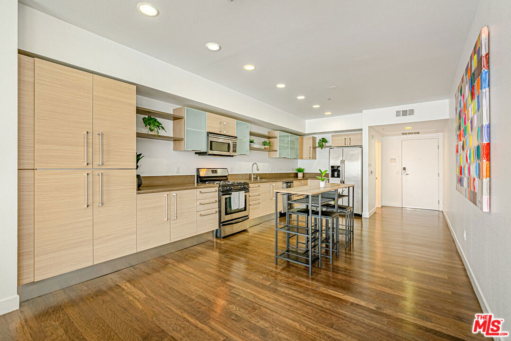 1234 Wilshire Boulevard 321 Property Photo 7