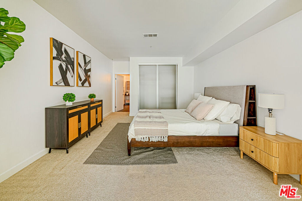 1234 Wilshire Boulevard 321 Property Photo 9