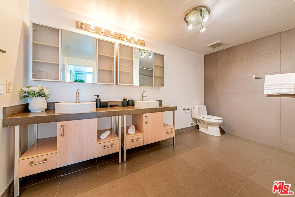 1234 Wilshire Boulevard 321 Property Photo 12