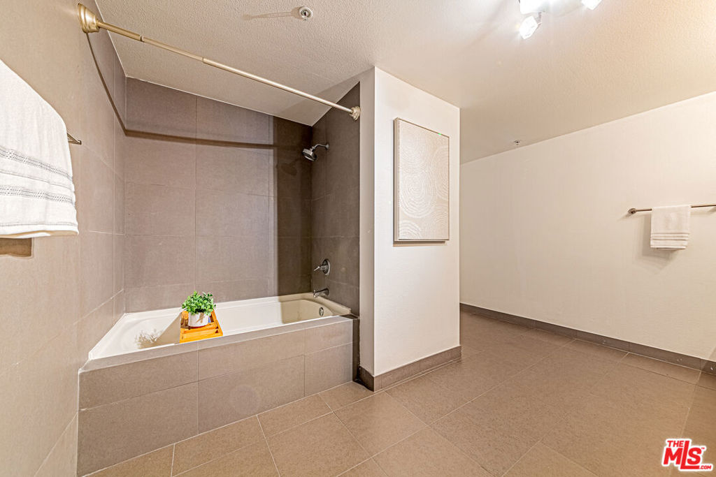 1234 Wilshire Boulevard 321 Property Photo 14