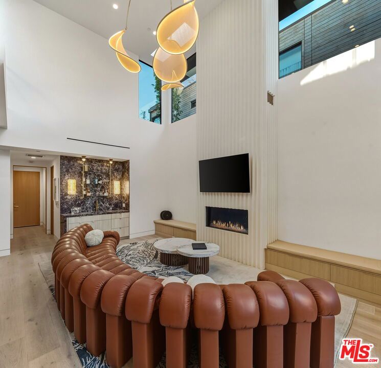 738 Palms Boulevard Property Photo 8