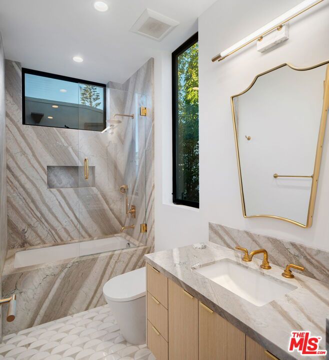 738 Palms Boulevard Property Photo 35