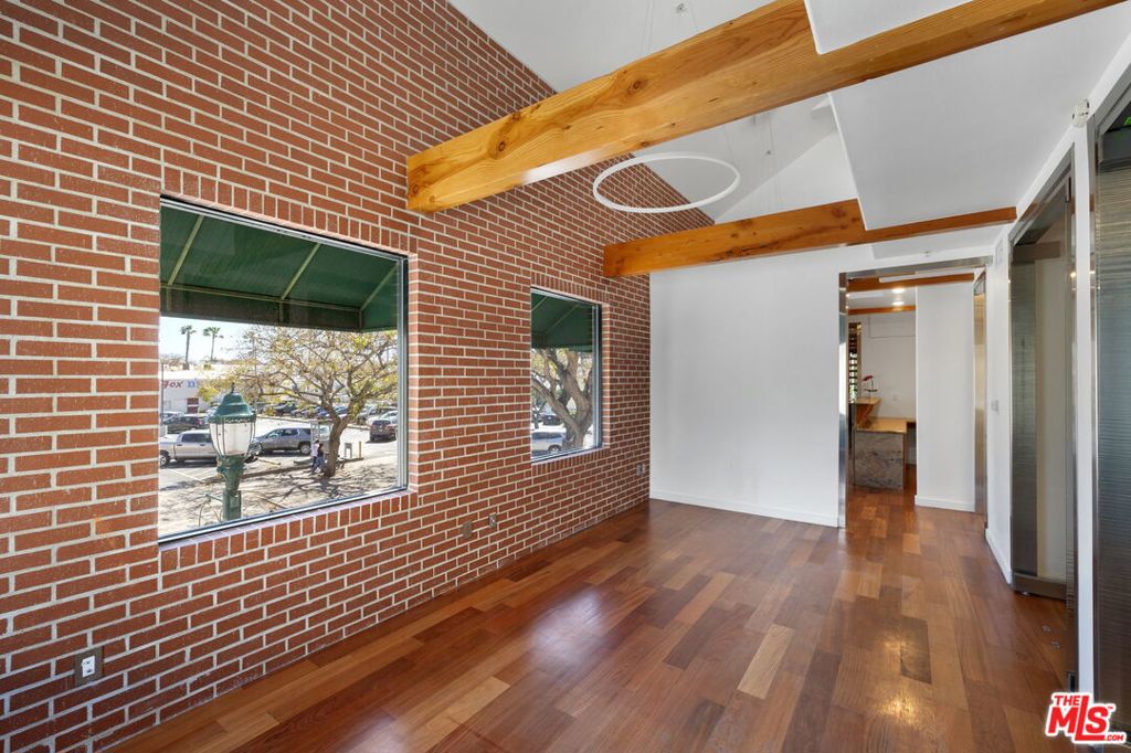 1321 Post Avenue Property Photo 20