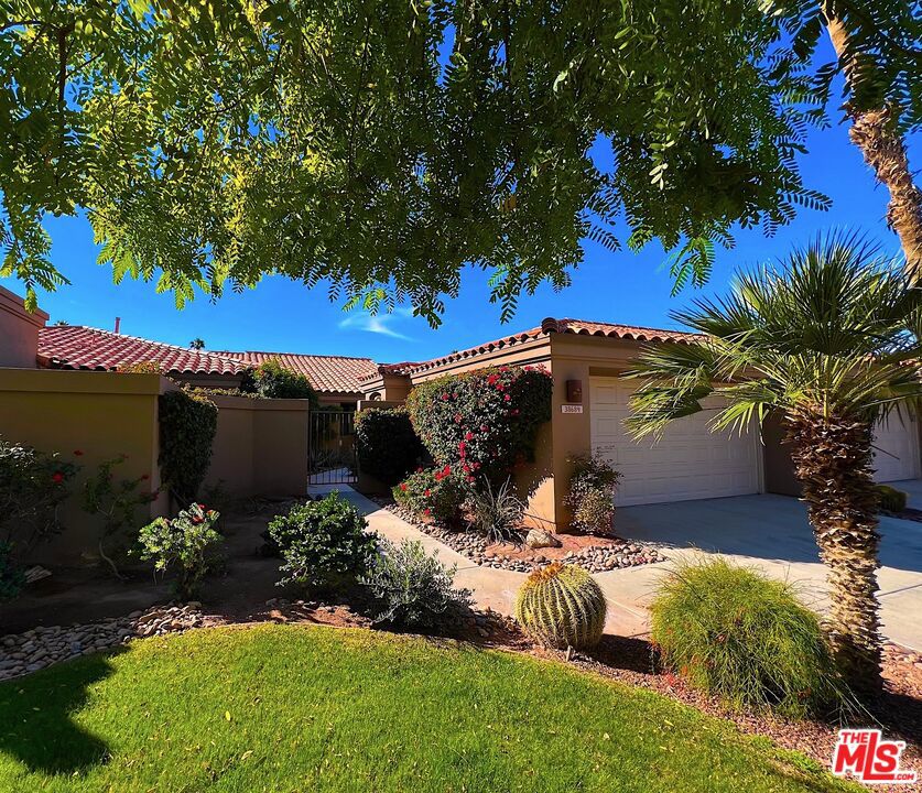 38689 Dahlia Way Property Photo 2