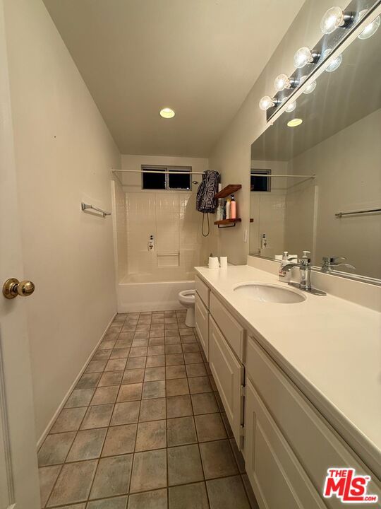 719 W Avenue Q10 Property Photo 18