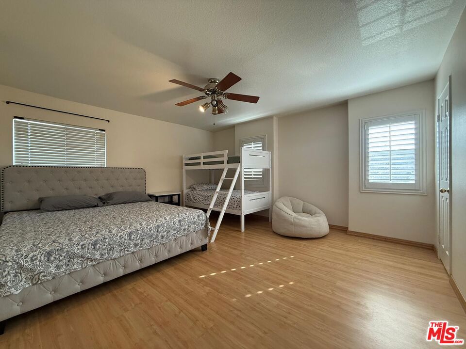 719 W Avenue Q10 Property Photo 20