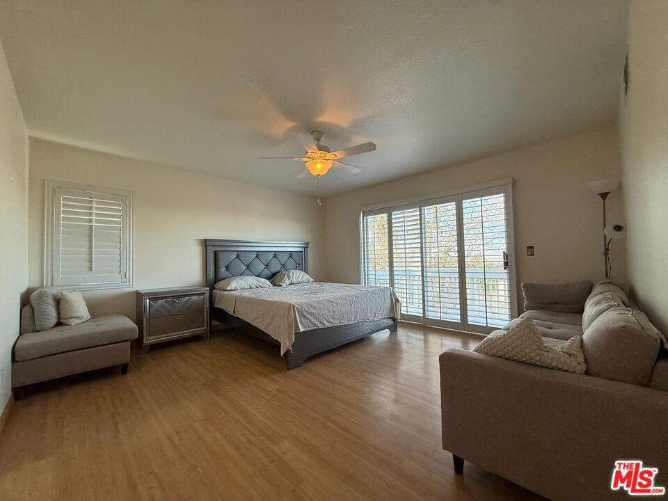719 W Avenue Q10 Property Photo 21