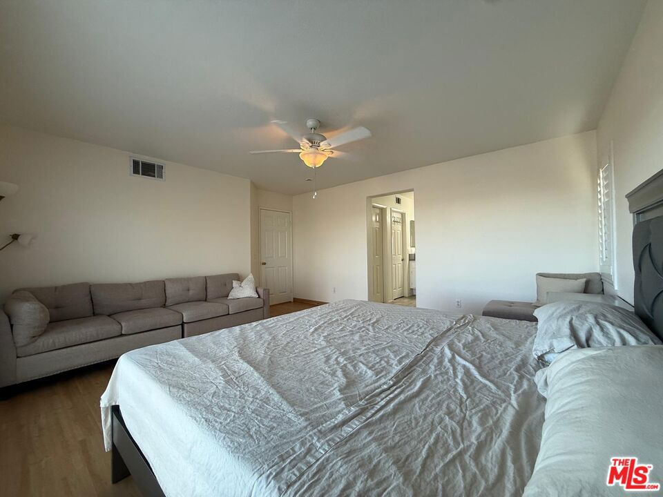 719 W Avenue Q10 Property Photo 22