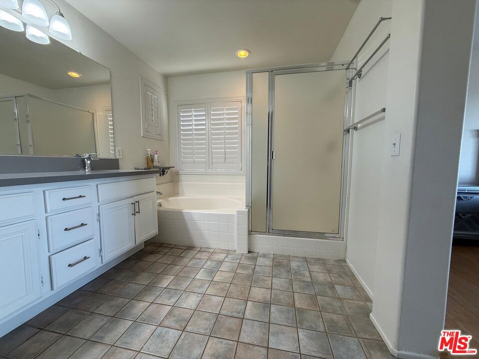 719 W Avenue Q10 Property Photo 23
