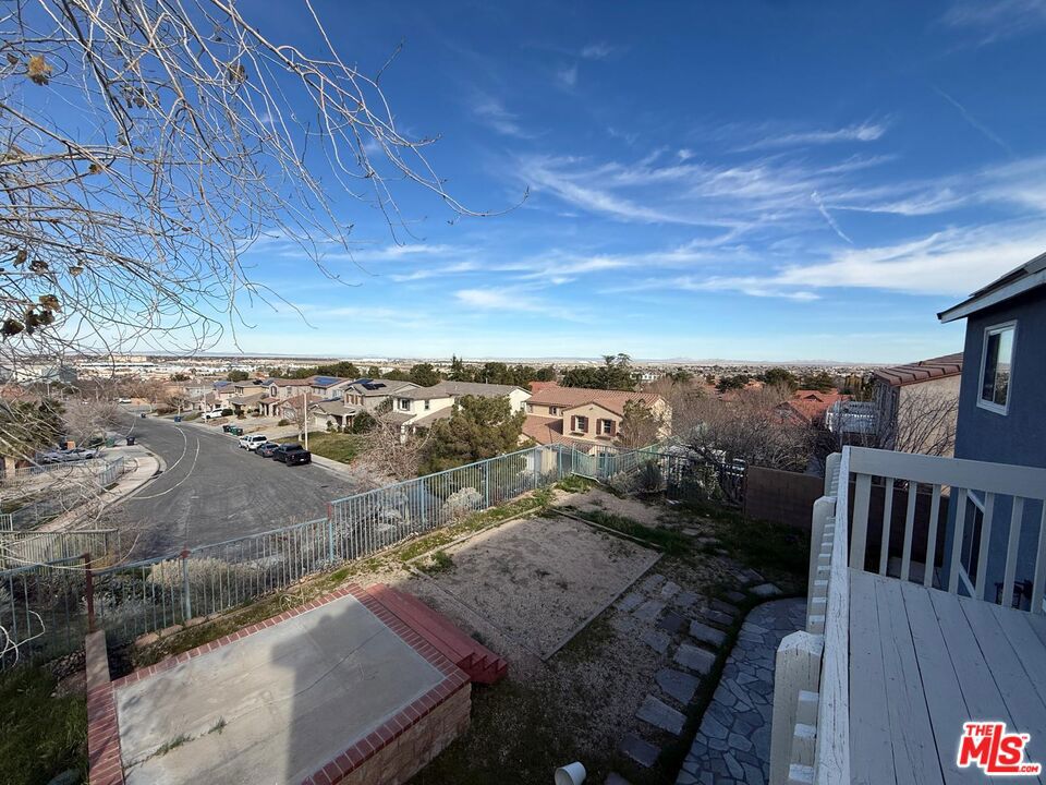 719 W Avenue Q10 Property Photo 28