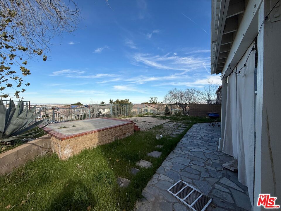 719 W Avenue Q10 Property Photo 31