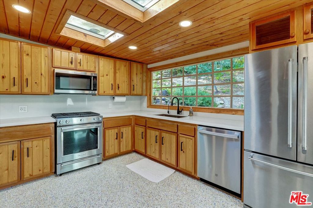 19643 Valley View Dr Property Photo 13