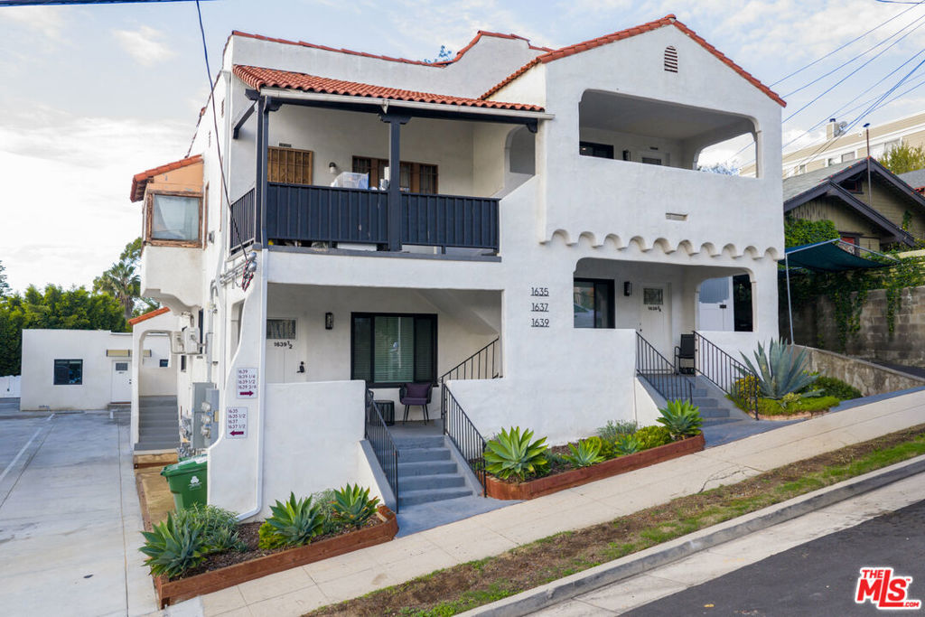1639 Micheltorena Street Property Photo