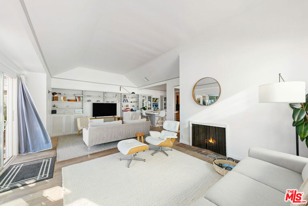 30830 Broad Beach Road Property Photo 25