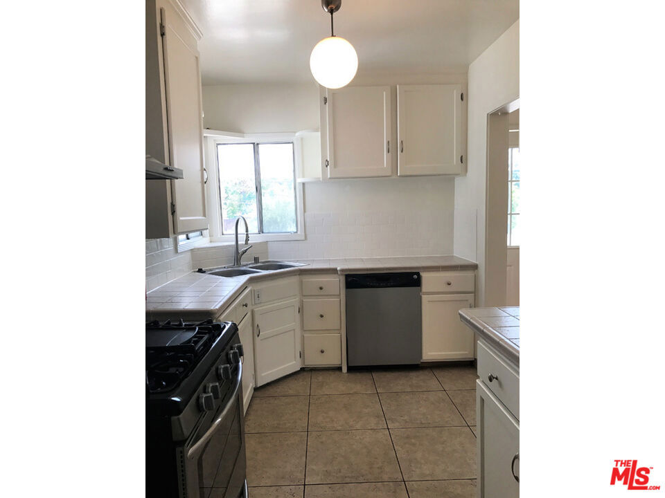 967 Lucile Avenue Property Photo 13