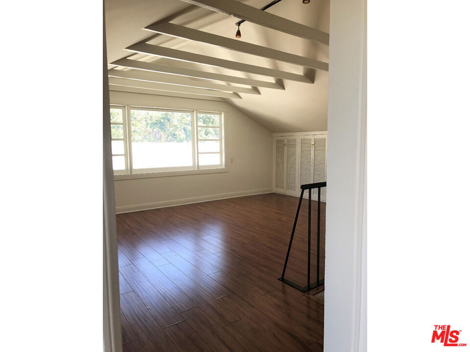 967 Lucile Avenue Property Photo 14