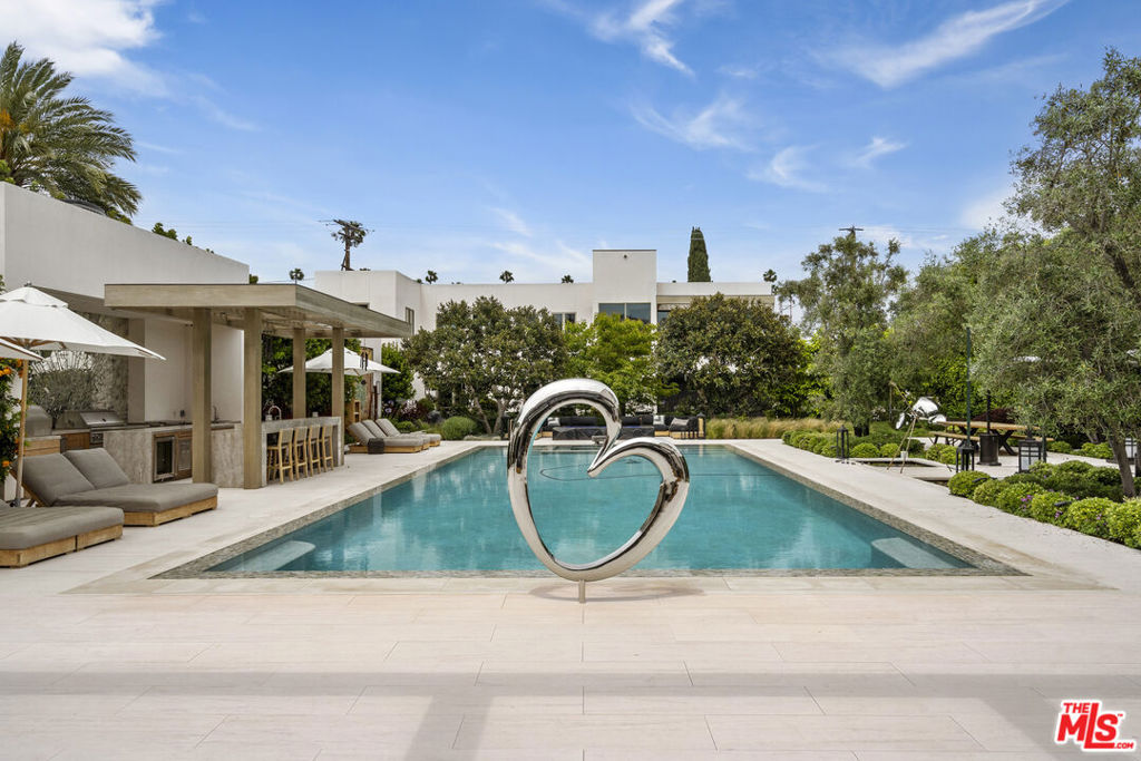 616 N Beverly Drive Property Photo 1