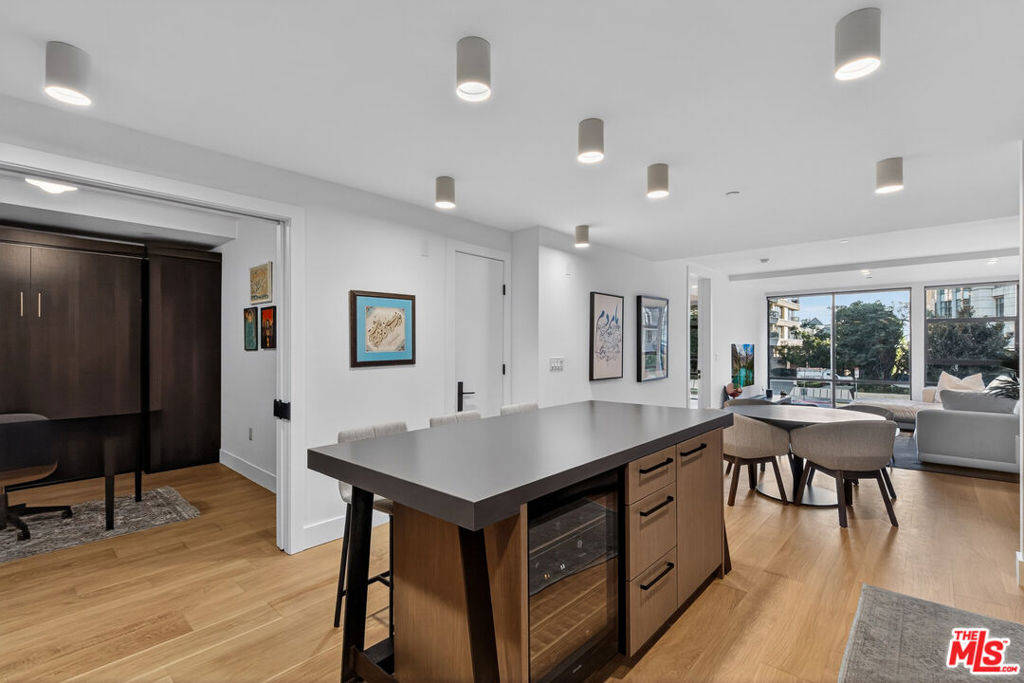 10777 Wilshire Boulevard 208 Property Photo 3