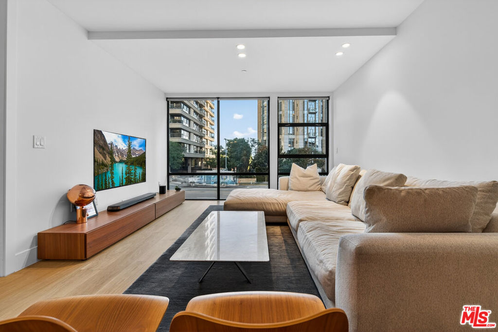 10777 Wilshire Boulevard 208 Property Photo 11