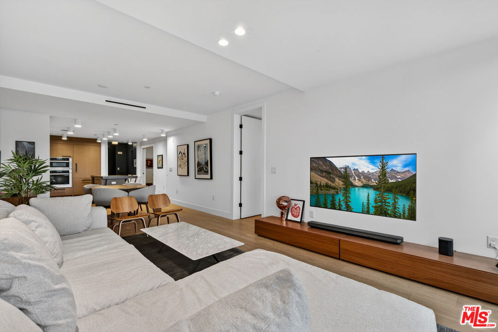 10777 Wilshire Boulevard 208 Property Photo 12
