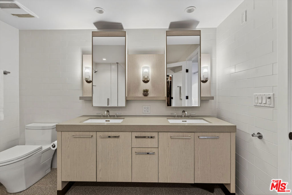 10777 Wilshire Boulevard 208 Property Photo 17