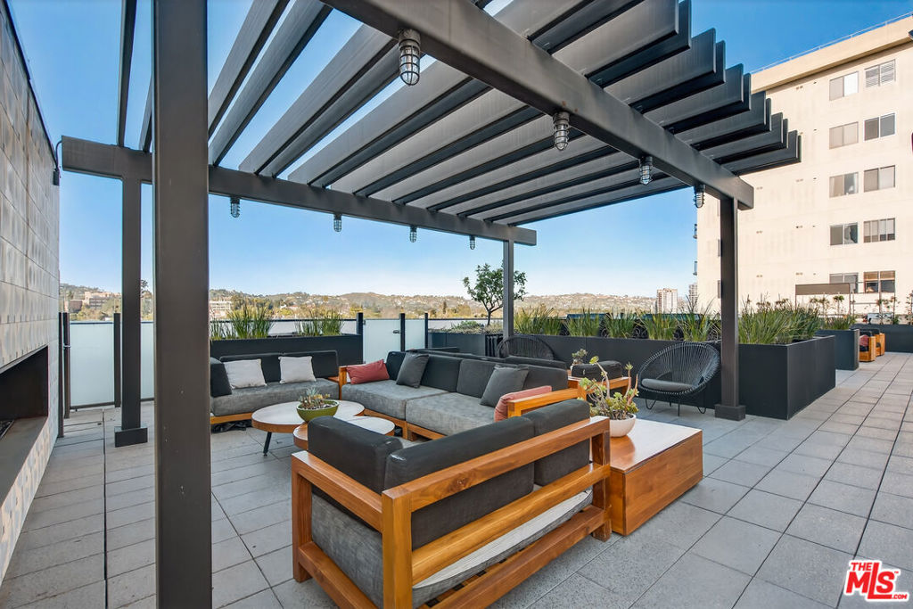 10777 Wilshire Boulevard 208 Property Photo 26