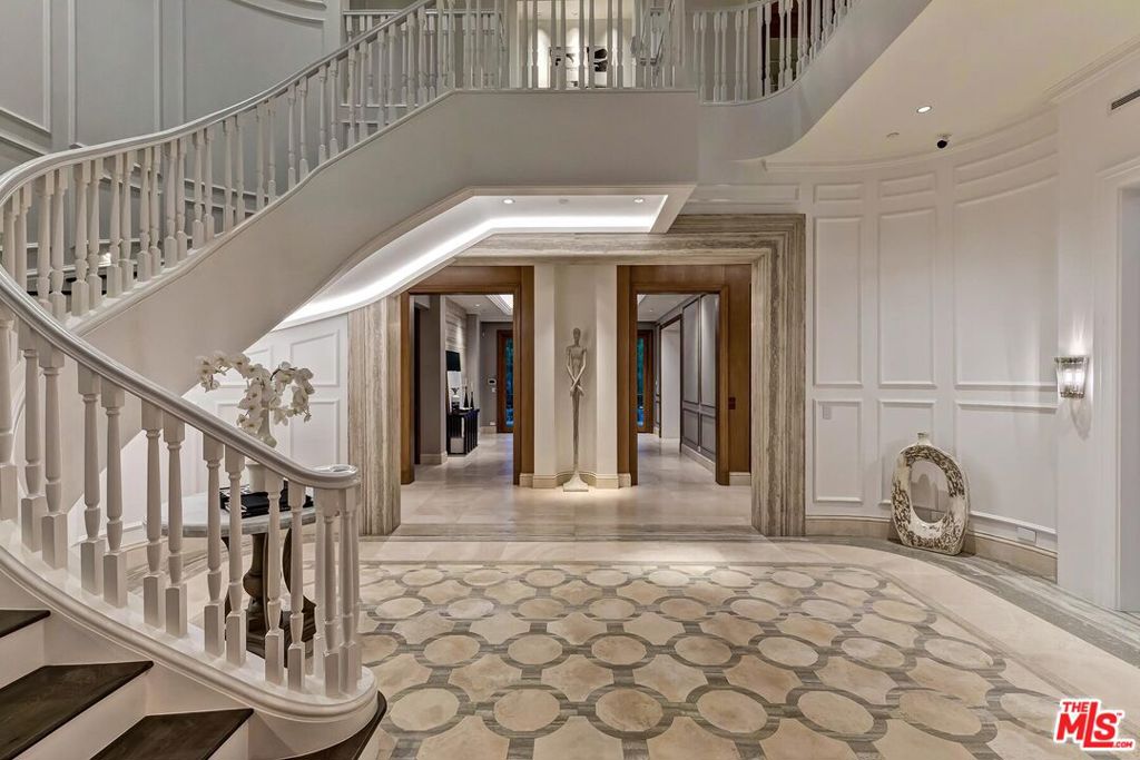 610 N Rodeo Drive Property Photo 3