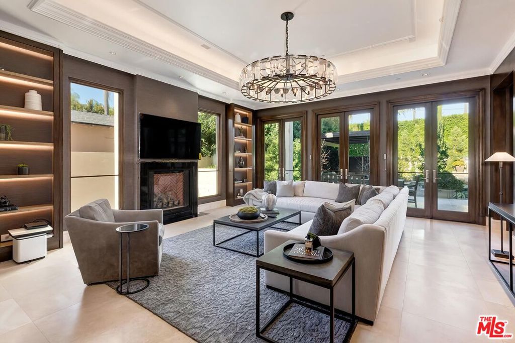 610 N Rodeo Drive Property Photo 9