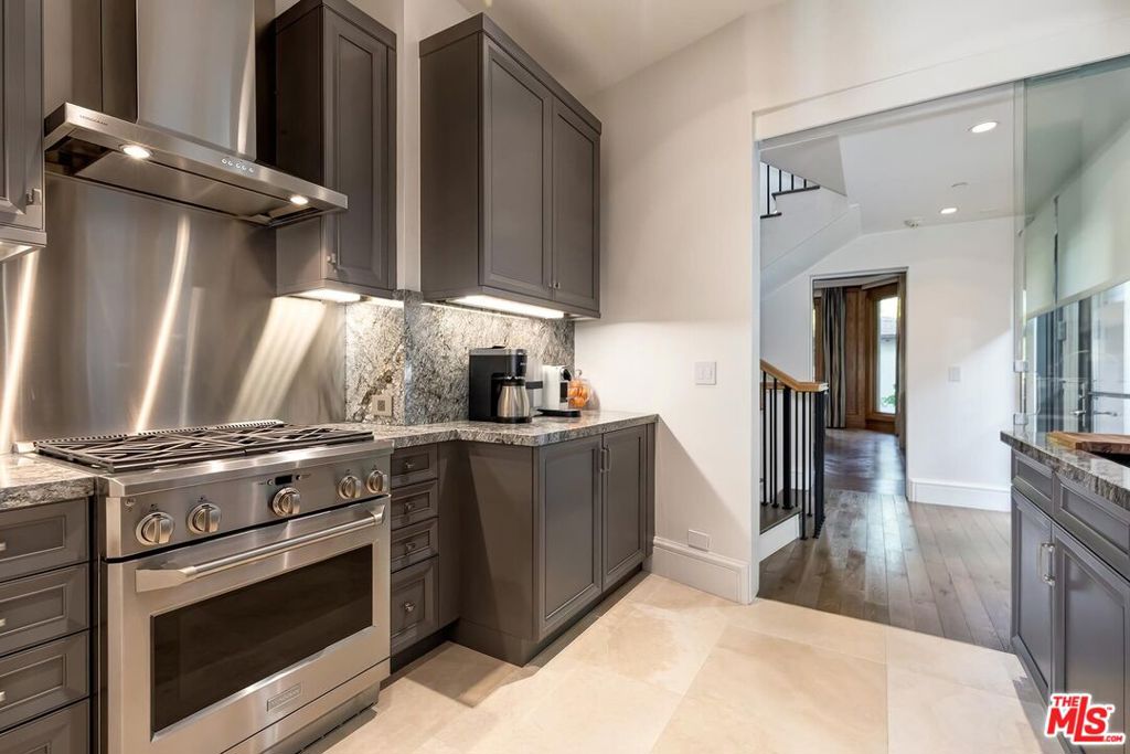 610 N Rodeo Drive Property Photo 13