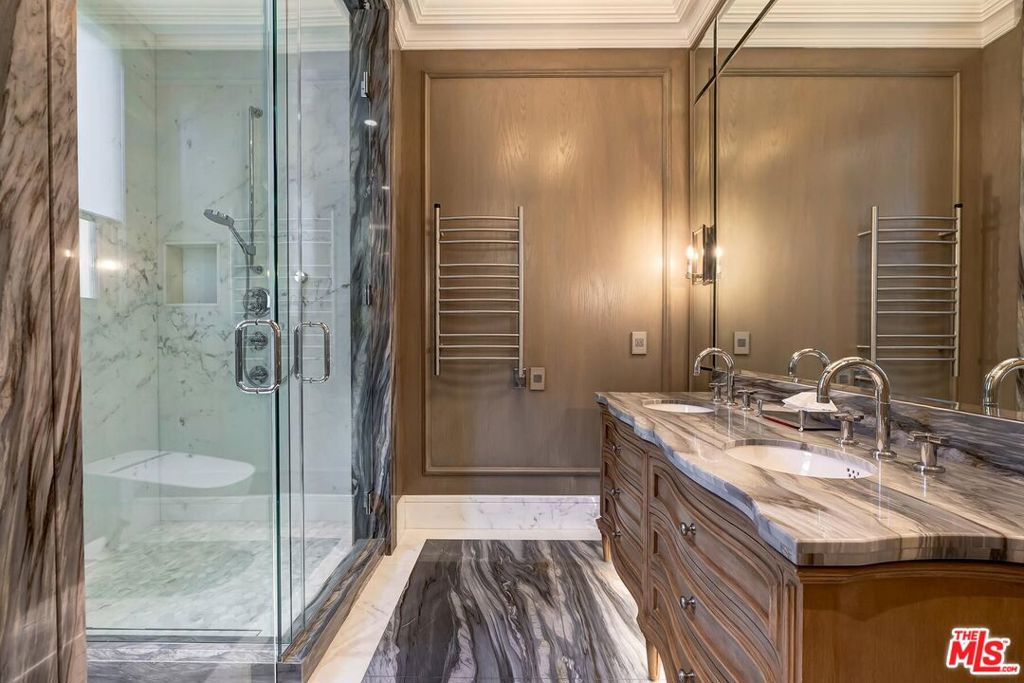 610 N Rodeo Drive Property Photo 15