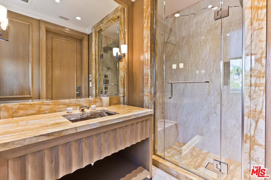610 N Rodeo Drive Property Photo 21