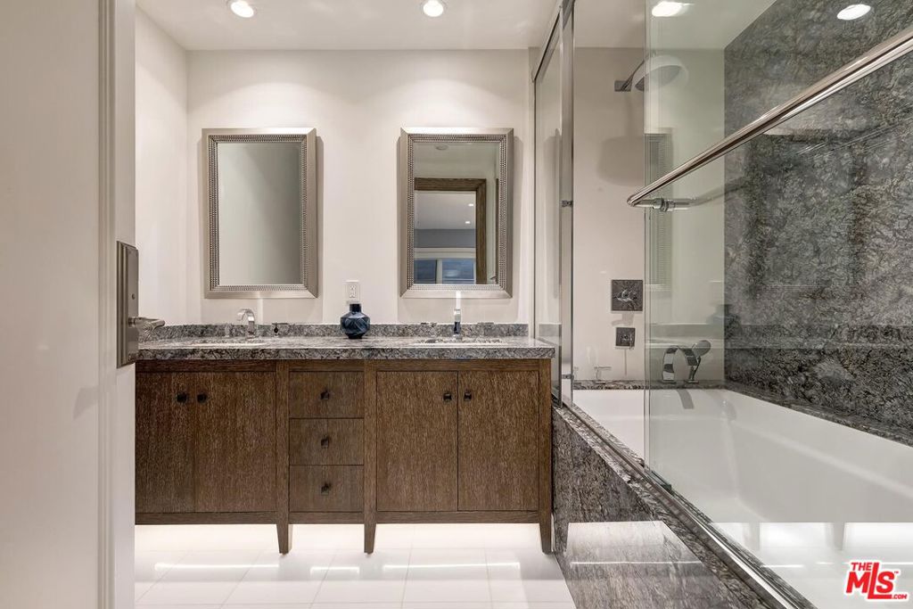 610 N Rodeo Drive Property Photo 31