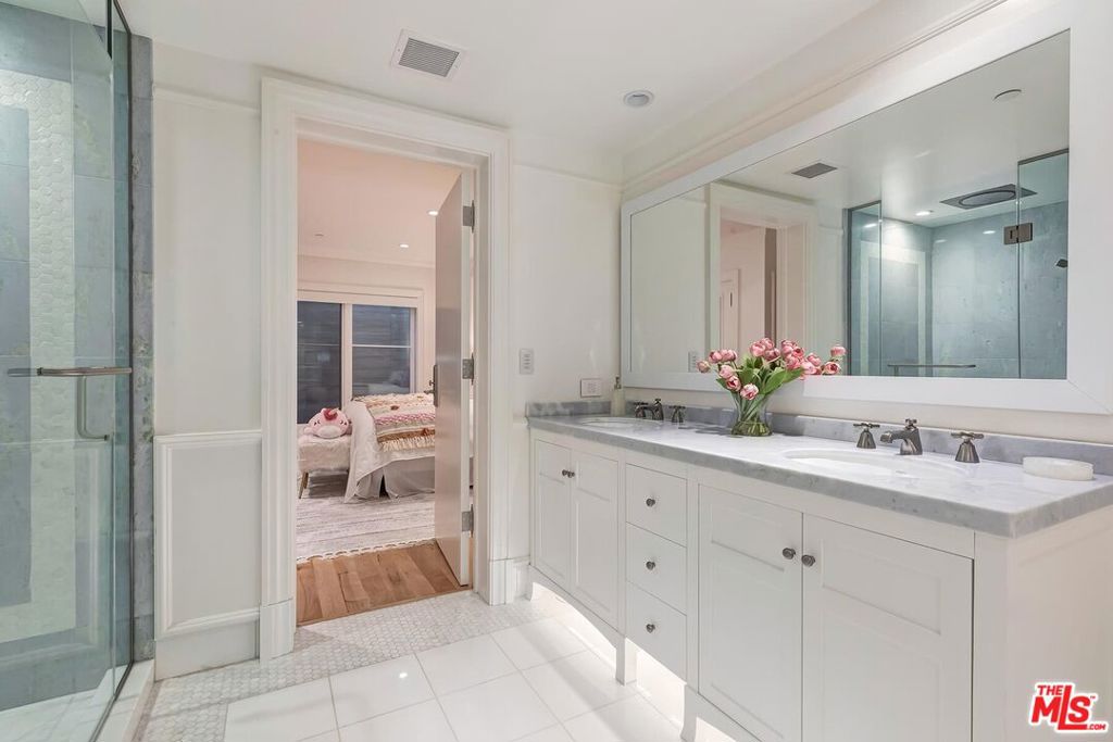 610 N Rodeo Drive Property Photo 33
