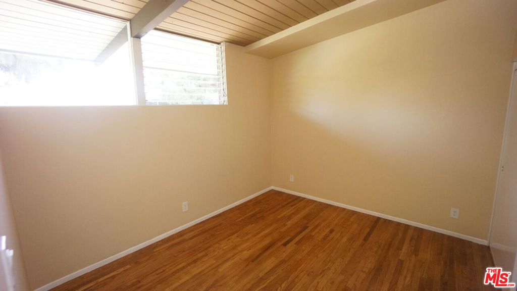 11133 Rose Avenue 26 Property Photo 4