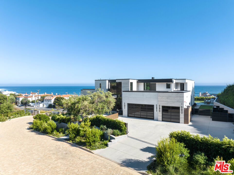 23917 Malibu Road Property Photo 4