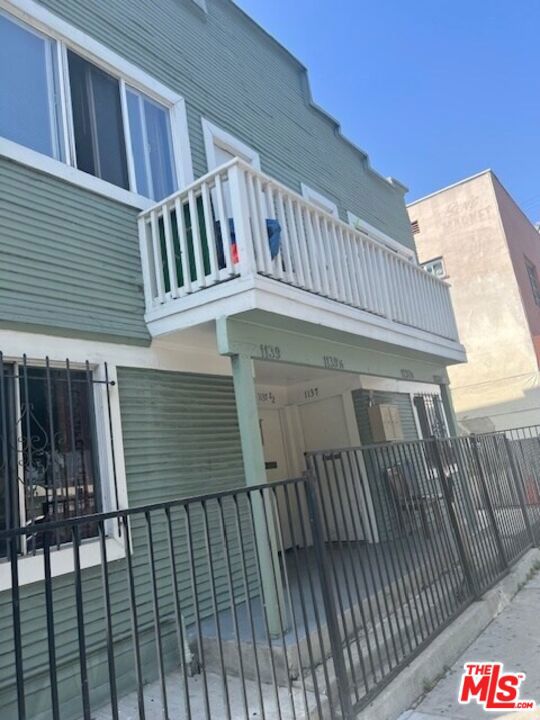 1137 S Union Avenue Property Photo 2