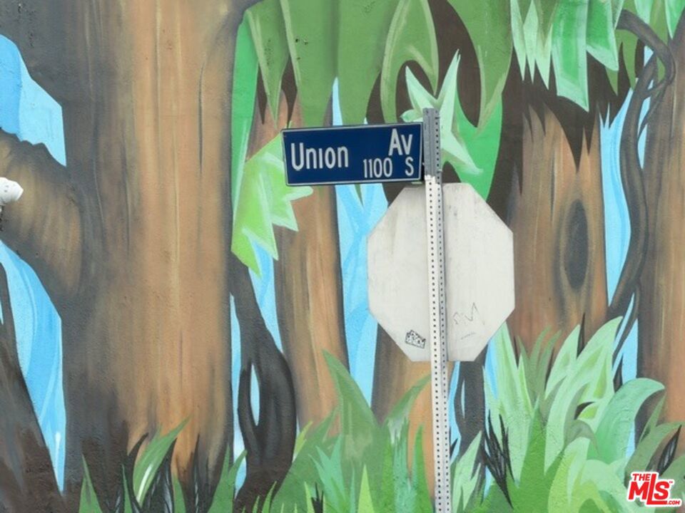 1137 S Union Avenue Property Photo 22